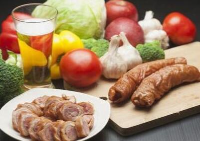 尿酸高的人不宜吃的食物有哪些(尿酸高的人不宜吃的食物有哪些蔬菜)