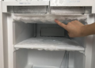 冰箱冷藏室结冰怎么办(冰箱冷藏室结冰怎么办最快解决)