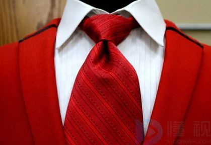 领带夹的用途有哪些(领带夹应该夹在什么位置)