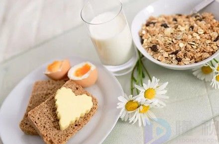 家用酸奶发酵剂和纯牛奶的比例(自制酸奶发酵剂比例)