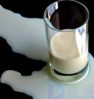 高钙奶和纯牛奶有什么区别(蒙牛的低脂高钙奶和纯牛奶有什么区别)